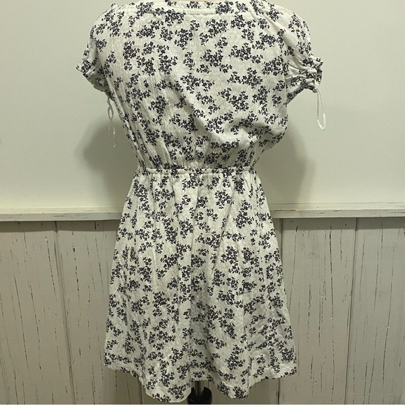 Roxy Medium White Lightweight Summer Dress Black Floral Pattern - Picture 9 of 14